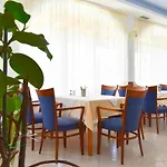 阿德里亚酒店 酒店