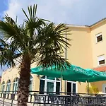 阿德里亚酒店 酒店