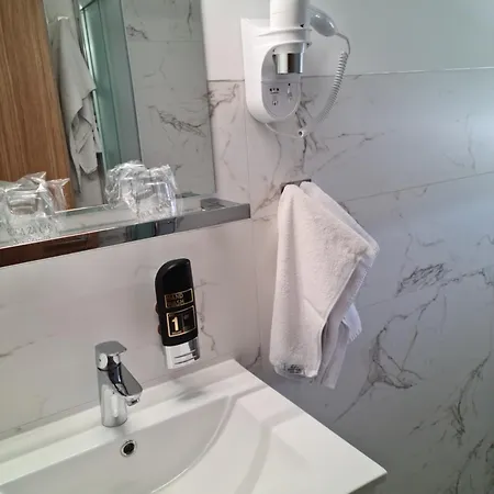 Adria Hotel 3*