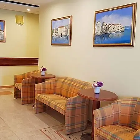 Adria Hotel 3*