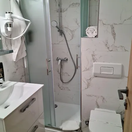 Adria Hotel 3*