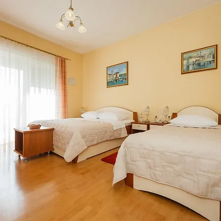 Hotell Adria Kaštela