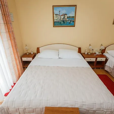 Adria فندق Kaštela