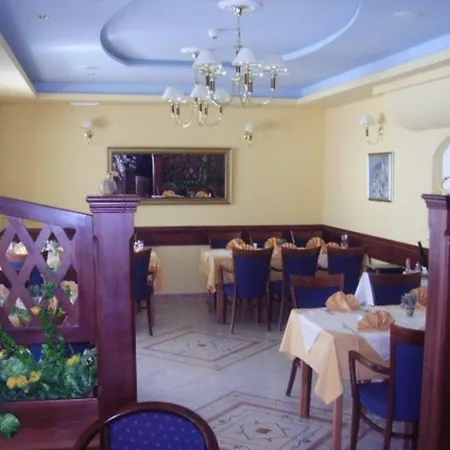 阿德里亚酒店 3* Kaštela